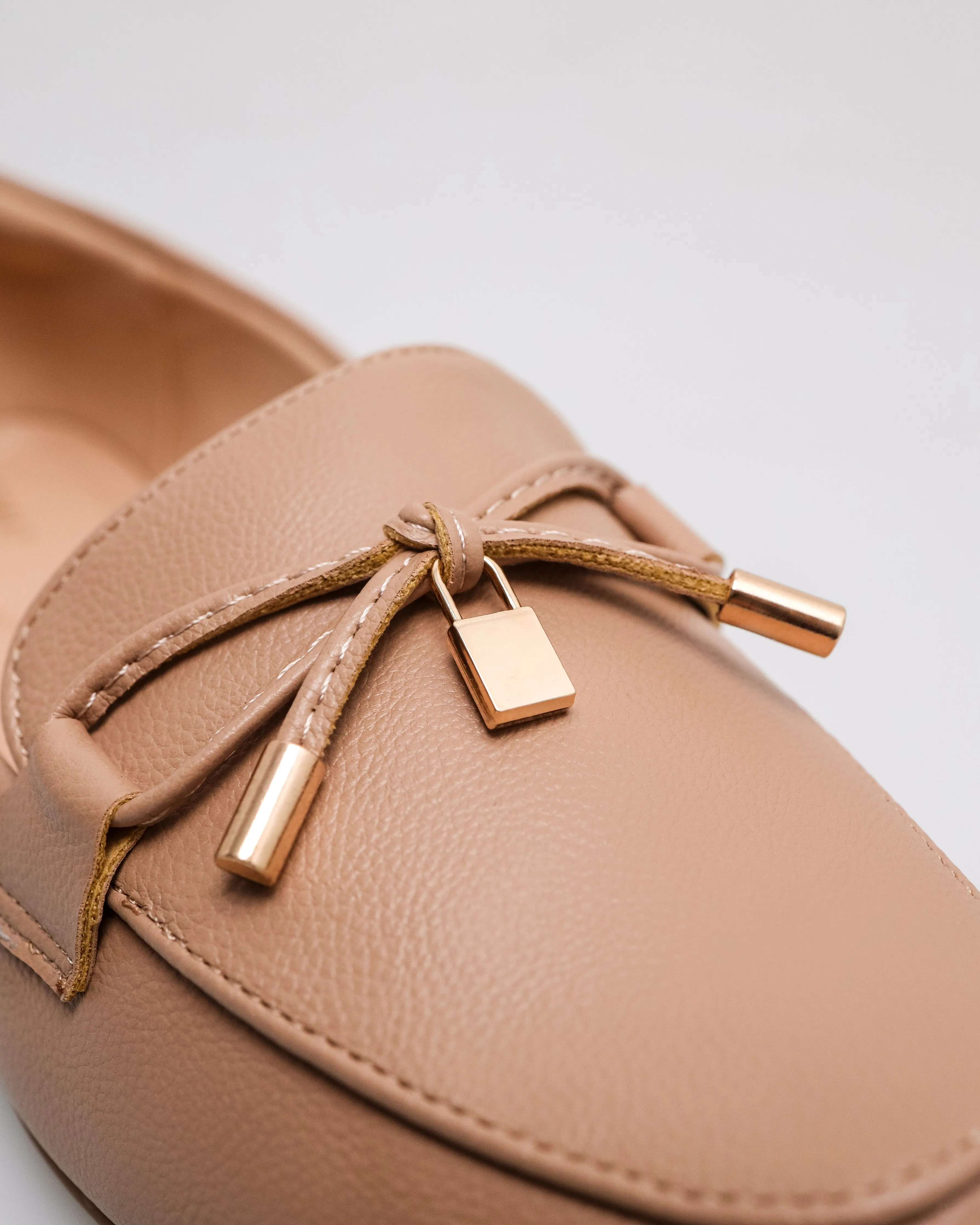 Tomaz NN518 Ladies Tassel Gold Loafers