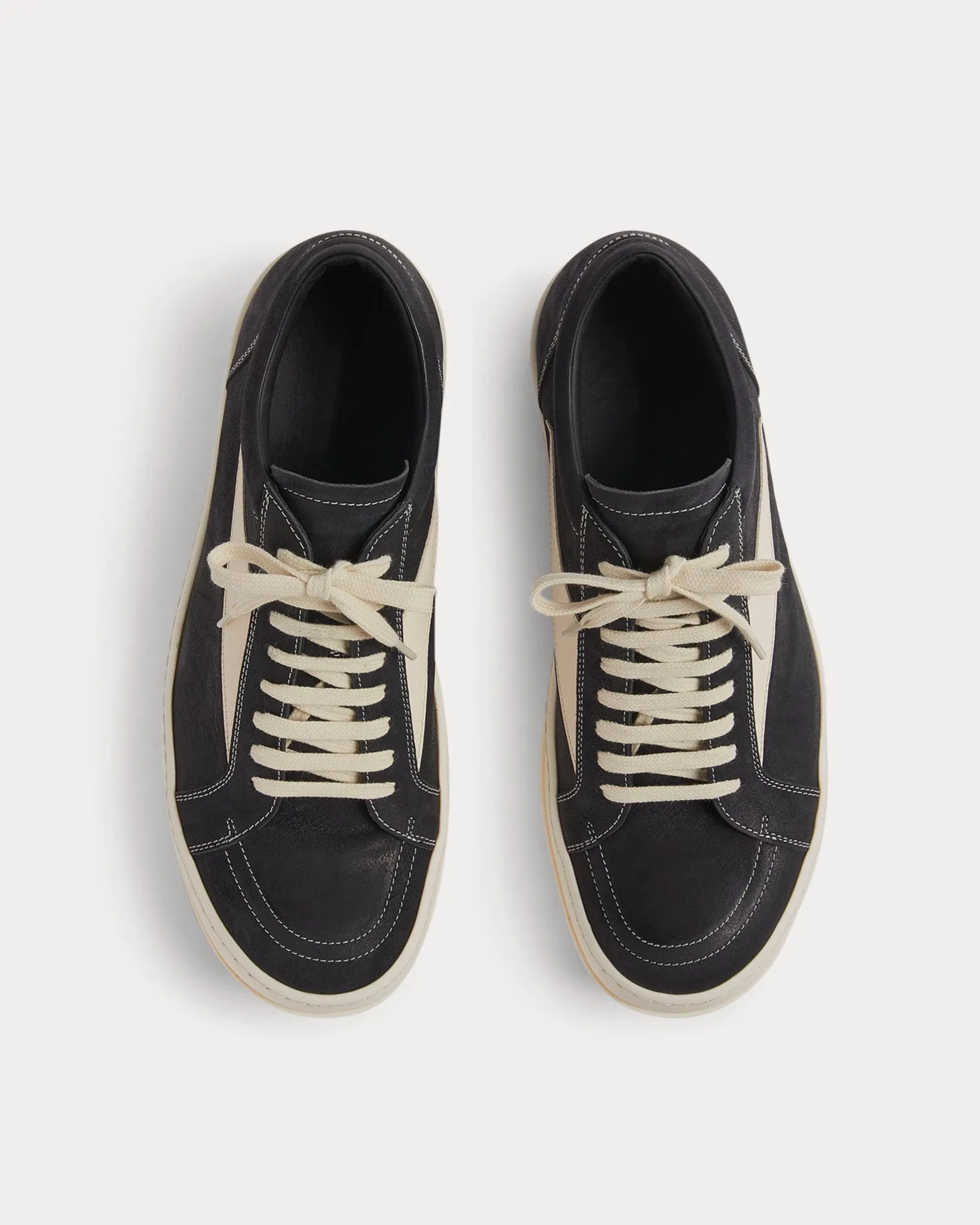 Vintage Leather Black / Milk Low Top Sneakers