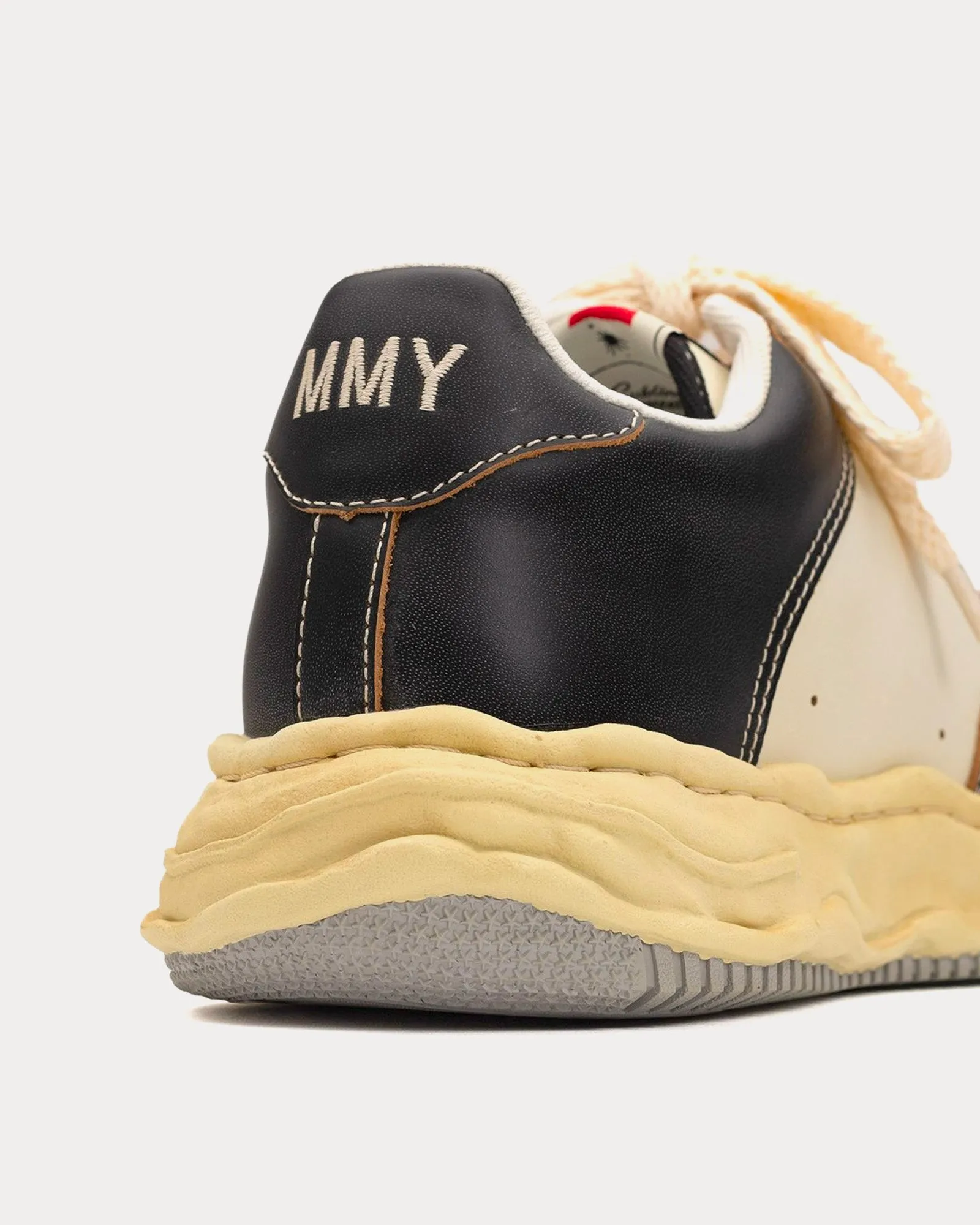 Wayne OG Sole VC Leather Black / White Low Top Sneakers